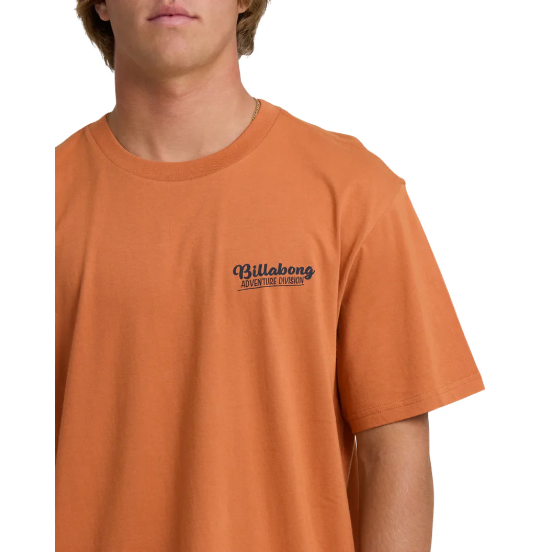 Billabong Men's Post Card Avid Premium SS Tee - Dusty Orange - Image 3