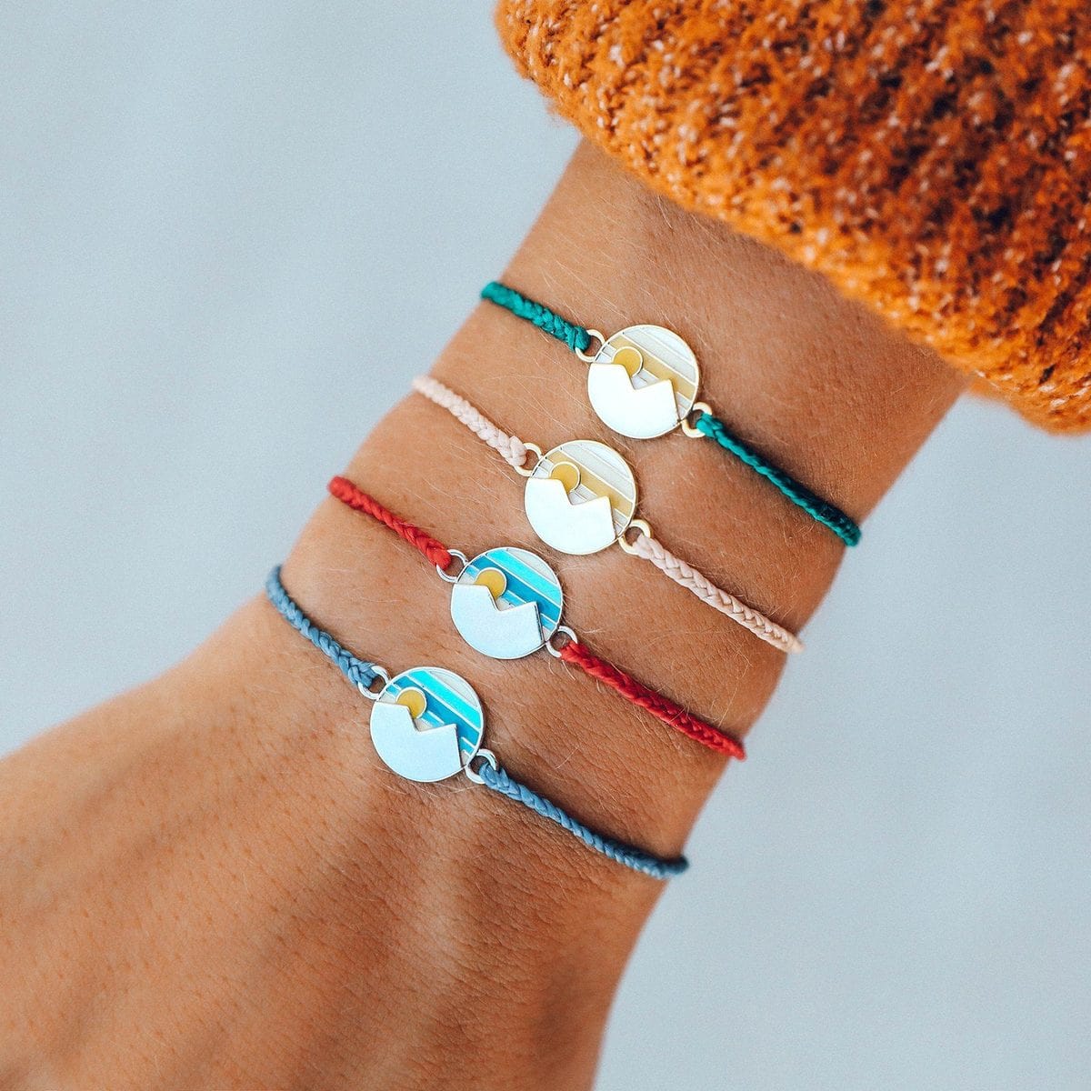Pura Vida Twin Peaks Gold Bracelet - Image 2
