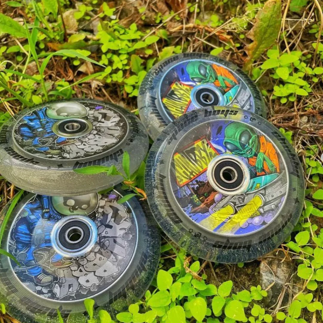Chubby Spaceboys Astronaut Clear Glitter - Single Wheel - Image 9