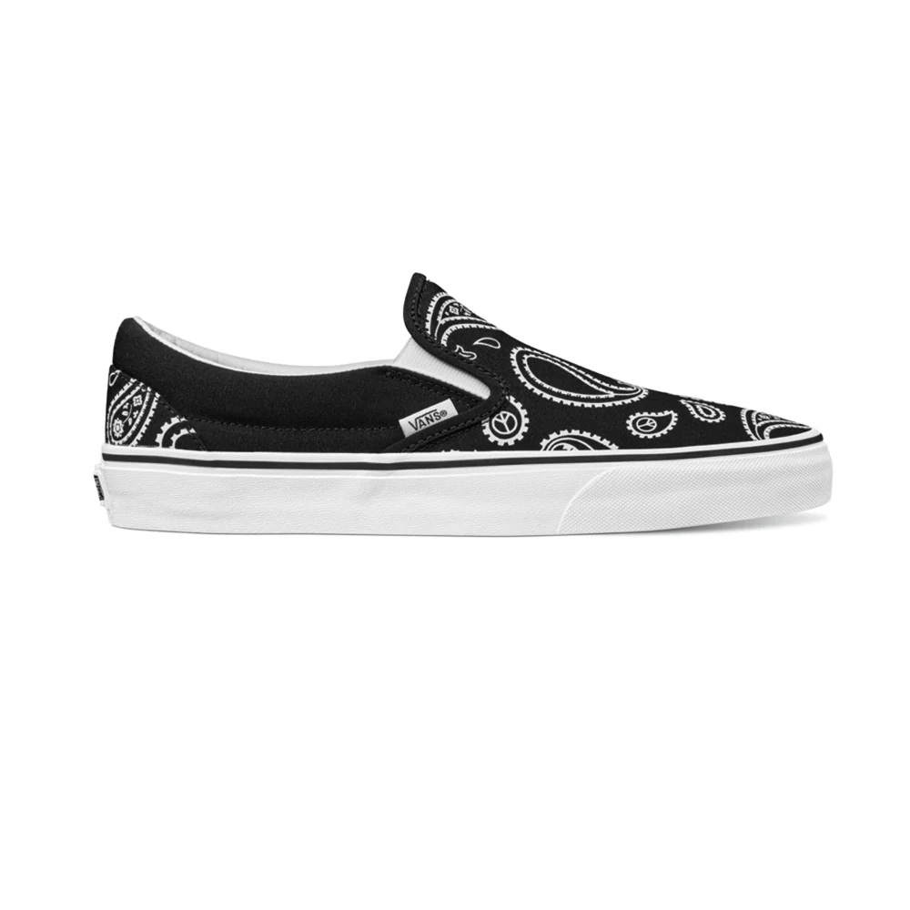 Vans Unisex Classic Slip-On Shoes - Image 5